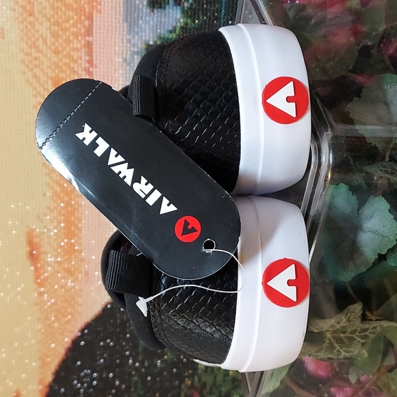 Womens Airwalk Slip-on Sneakers - Picture 9 of 15